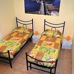 Station Nocleg ze śniadaniem Neapol