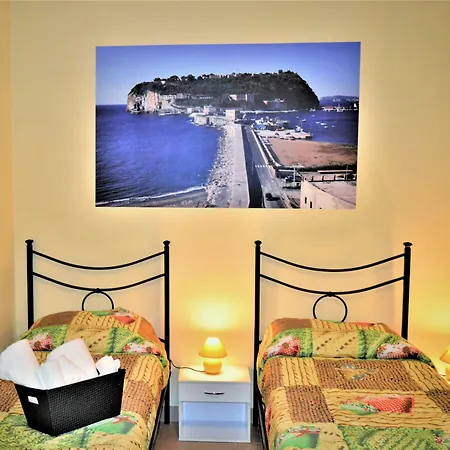 Station Bed & Breakfast 3*