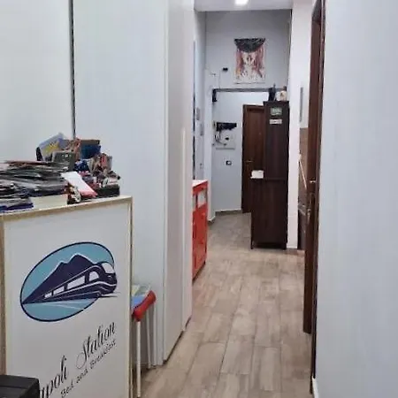 Alojamento de Acomodação e Pequeno-almoço Station Nápoles